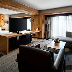 King Suite Mobility accessible