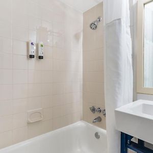 King Room Mobility accessible