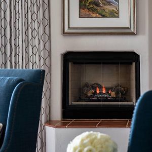 Deluxe  Queen Room Hearing accessible