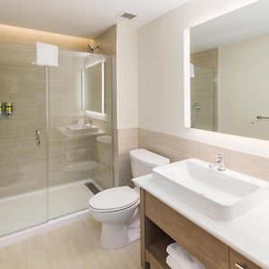 One-Bedroom King Suite