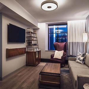 One-Bedroom King Suite