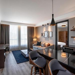 One-Bedroom King Suite