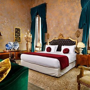 Luxury King Room