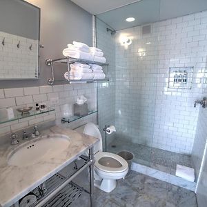 Upper Floors King Room