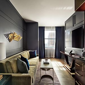 One-Bedroom Corner King Suite