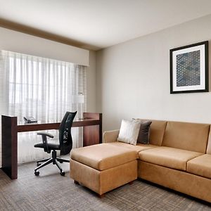 One-Bedroom King Suite