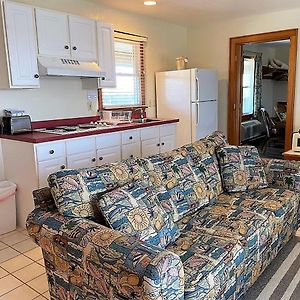 Pony Island Inn