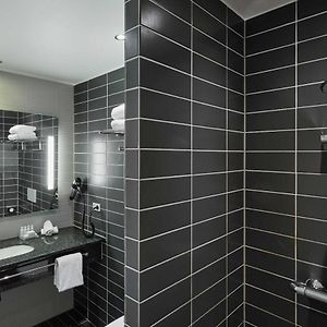Standard Upper Floors King Room
