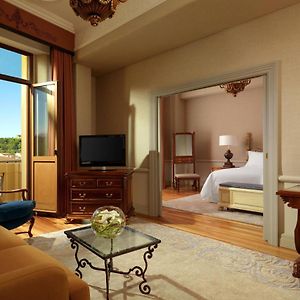 One-Bedroom Junior Suite