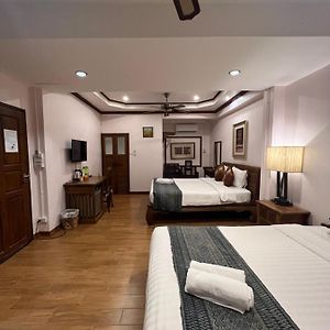 Family Queen Room