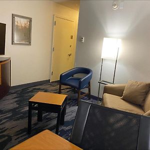 One-Bedroom King Suite