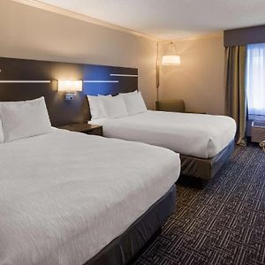 Queen Room Mobility accessible