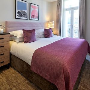 Superior One-Bedroom Apartment