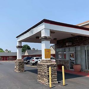 Super 8 By Wyndham Youngstown Girard