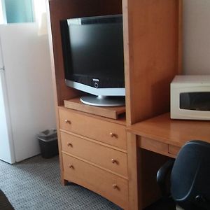 Queen Room Kitchenette