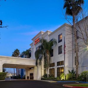 Hampton Inn & Suites Tulare
