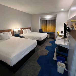 Queen Room Mobility accessible