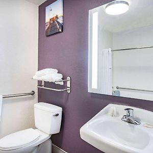 Deluxe  King Room Mobility accessible