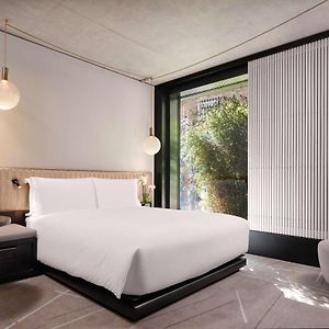 Deluxe  King Room Mobility accessible