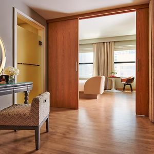 Deluxe  King Room Mobility accessible