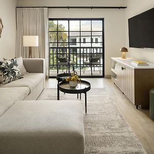 One-Bedroom King Suite