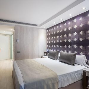 Premium Family Room