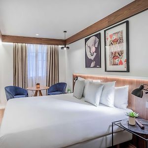 Deluxe Connecting King Room