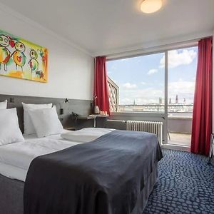 Classic Queen Room