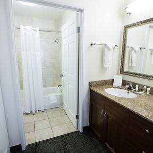 One-Bedroom Queen Suite