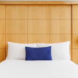 Premier Queen Room