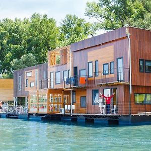 Arkabarka 2- Floating Dream Rooms And Apartments