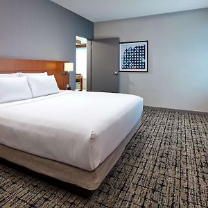 One-Bedroom King Suite Disability Access