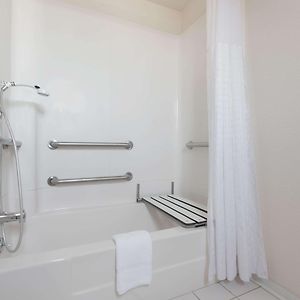 Queen Room Mobility accessible