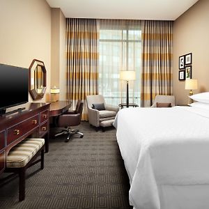 Tradition King Room Hearing accessible