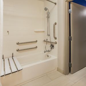 King Room Mobility or hearing accessible