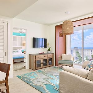 One-Bedroom King Suite