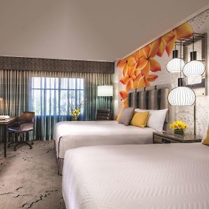 Standard Queen Room Mobility accessible