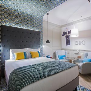 Premium Queen Room