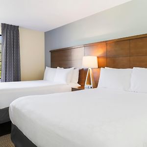 One-Bedroom Queen Suite