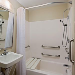 One-Bedroom Queen Room