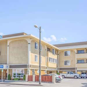 Days Inn By Wyndham Eureka Ca