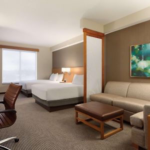 Upper Floors Queen Room