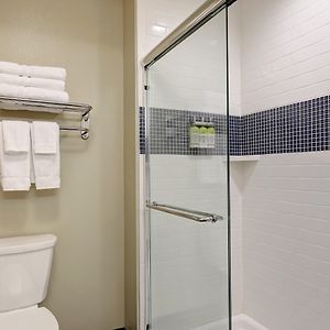 Queen Room Mobility or hearing accessible