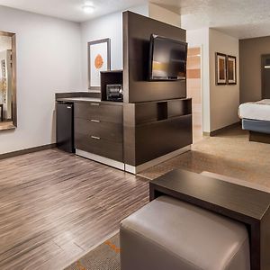 Corner King Suite
