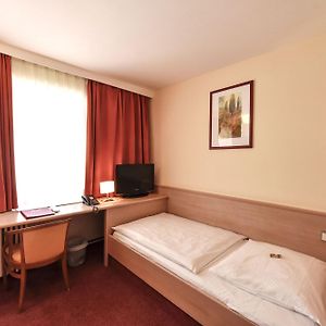 Classic Single Room