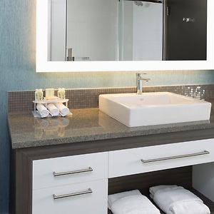 One-Bedroom King Suite