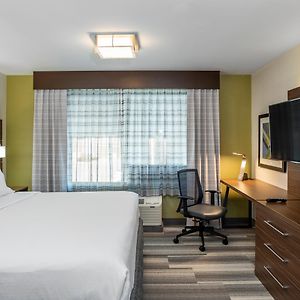 Deluxe Two-Bedroom Queen Suite