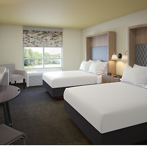 Standard Queen Room Mobility accessible
