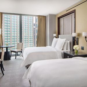 Premier Queen Room