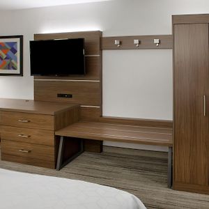 Queen Suite